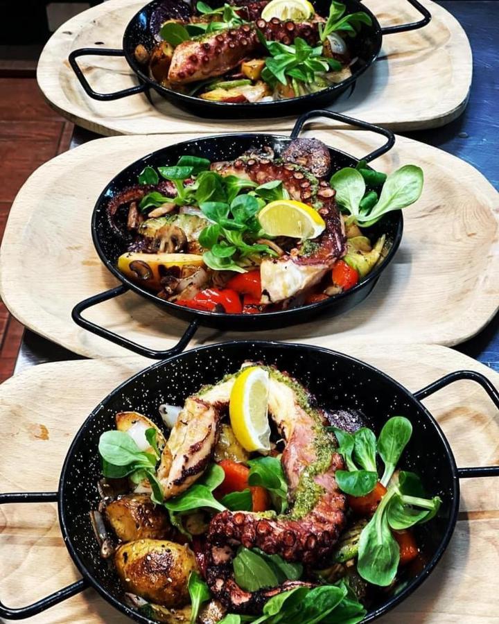Restauracja I Noclegi Izba Rybacka W Krainie Wygaslych Wulkanow Podgorki 外观 照片